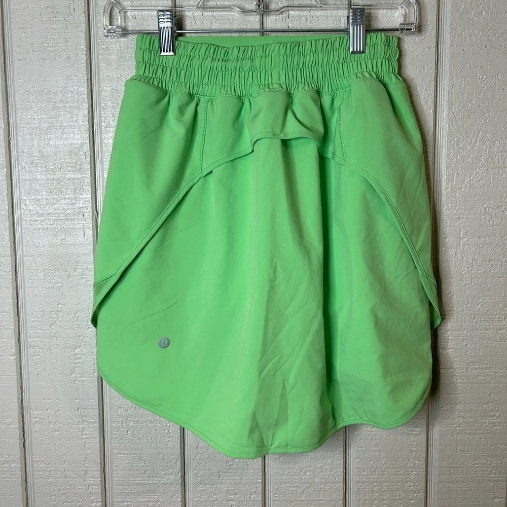 Lululemon Hotty Hot High Rise Skirt in Scream Green, size 4.